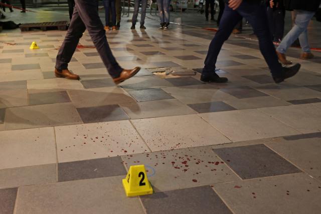 Un hombre que inicialmente conducía un vehículo mató a cuatro personas en la ciudad de Beer Sheva antes de ser "neutralizado" por civiles armados.