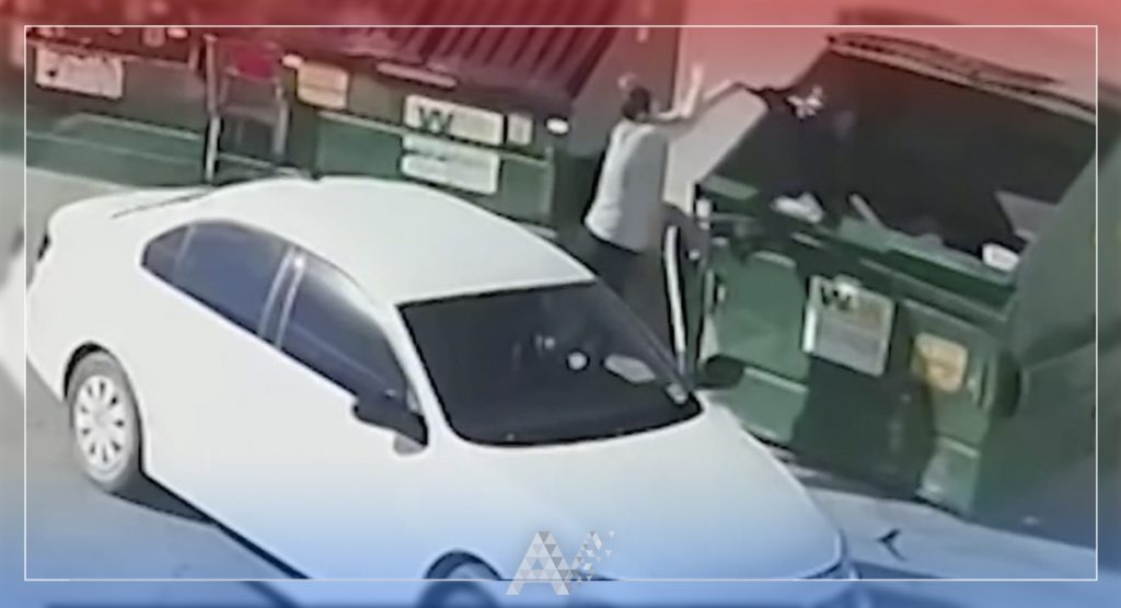 Impactantes imágenes muestran a mujer arrojando a un recién nacido en un contenedor de basura