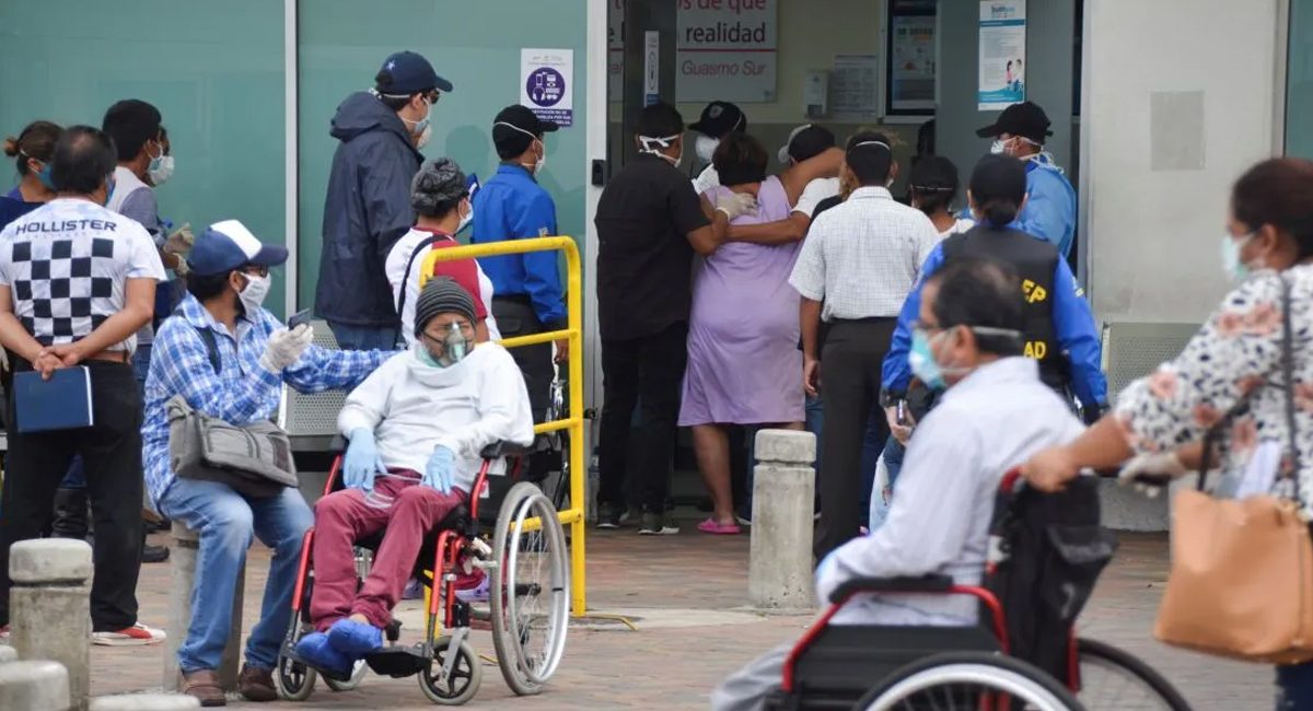 Sistema de Salud de Ecuador está saturado por los casos de COVID-19