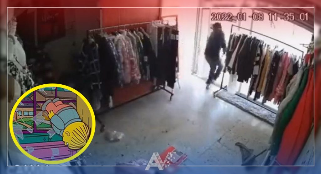 ROBA EN TIENDA Y AL HUIR CHOCÓ CONTRA PUERTA DE CRISTAL, ¡NO LA VIO!
